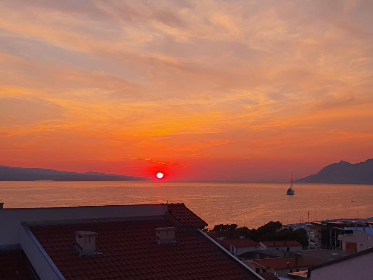 Apartment With Sea View Baška Voda Exterior foto